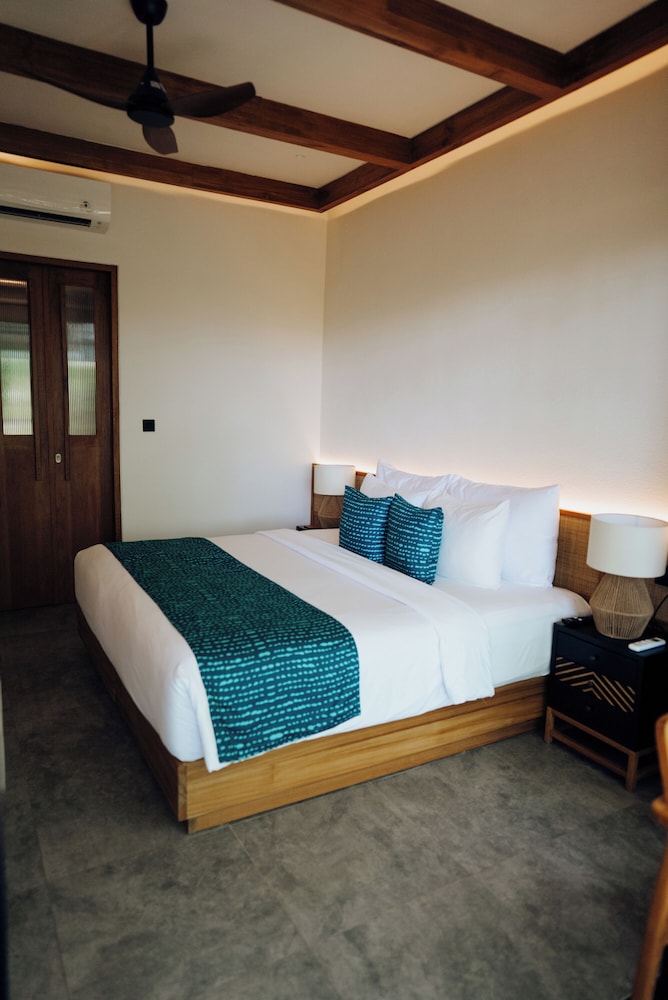Room, Garden View - Photo 4