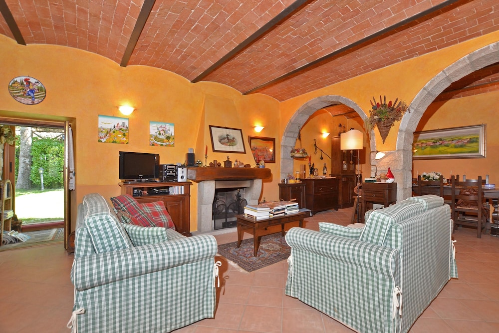 Villa photo 3