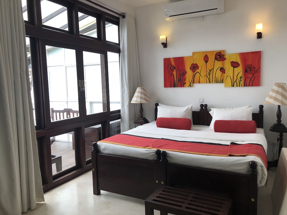 Deluxe Room with Sea View photo 1