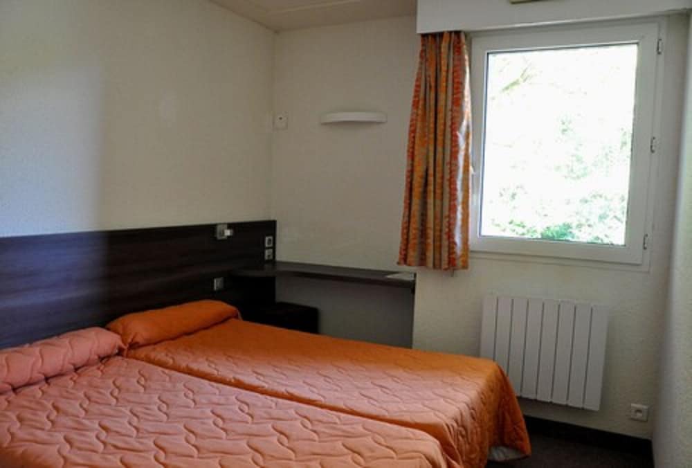 Double or Twin Room - Photo 4