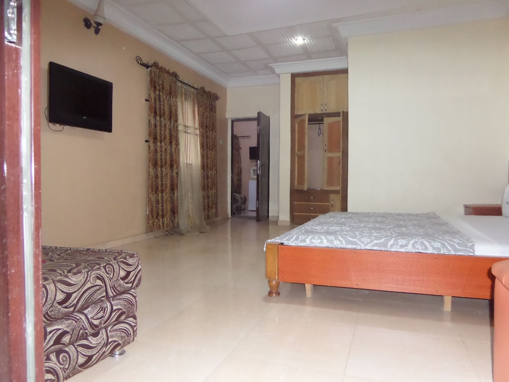 Suite, 1 Queen Bed