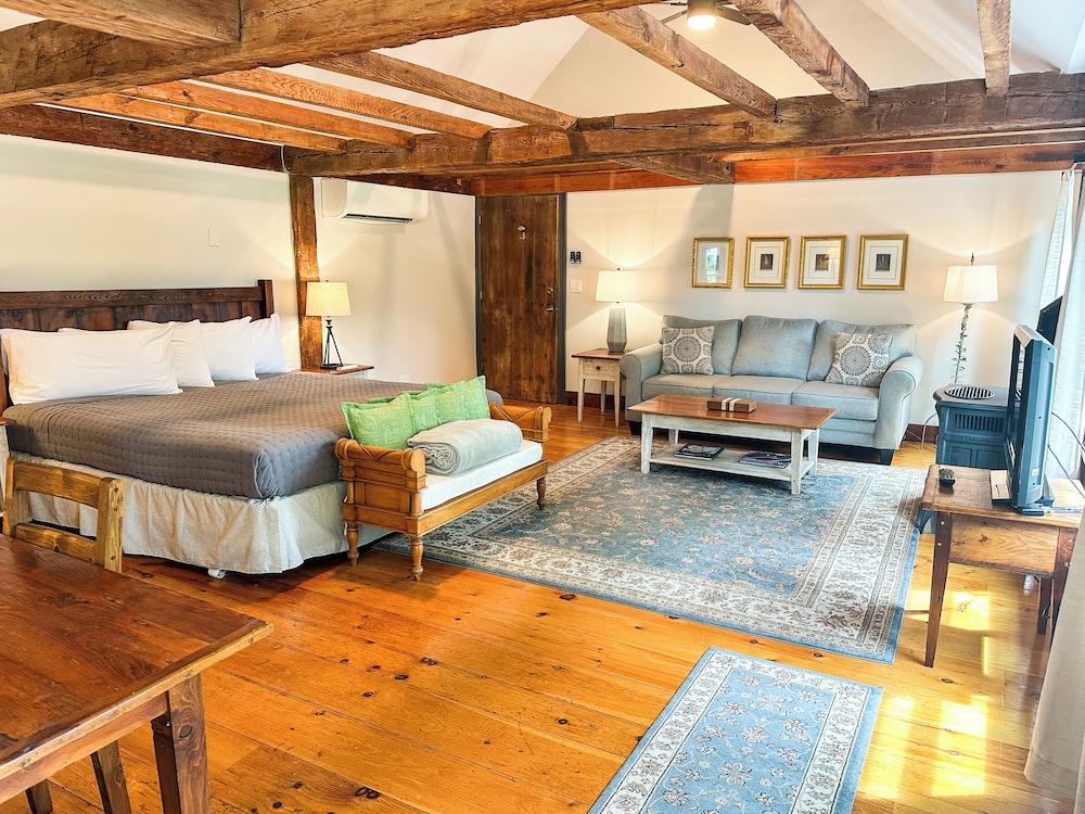 Deluxe Room, 1 King Bed