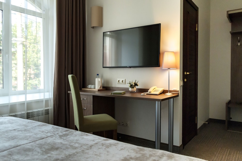 Standard Room, 1 King Bed photo 2