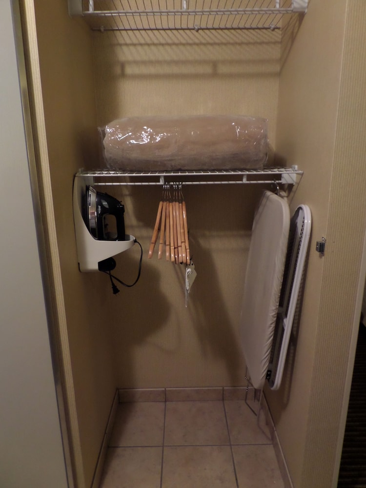 Room, 2 Double Beds, Accessible, Bathtub - Photo 2