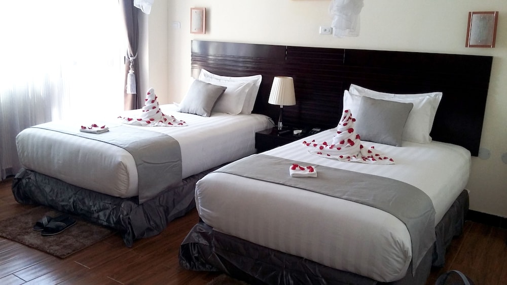 Superior Double or Twin Room, Balcony, City View photo 3