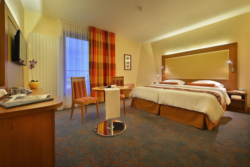 Family Suite, 2 Bedrooms photo 2