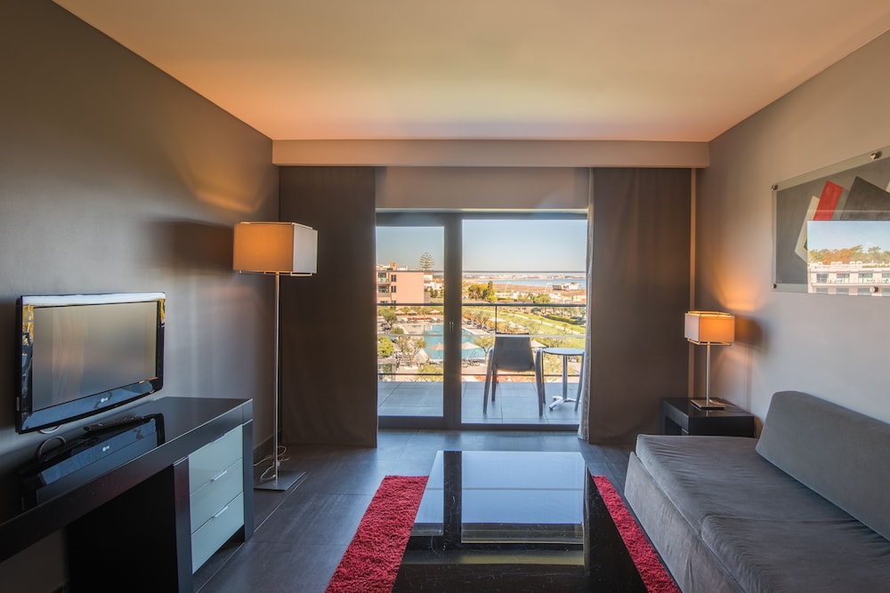 Junior Suite (2 Adults + 2 Children) thumbnail 5