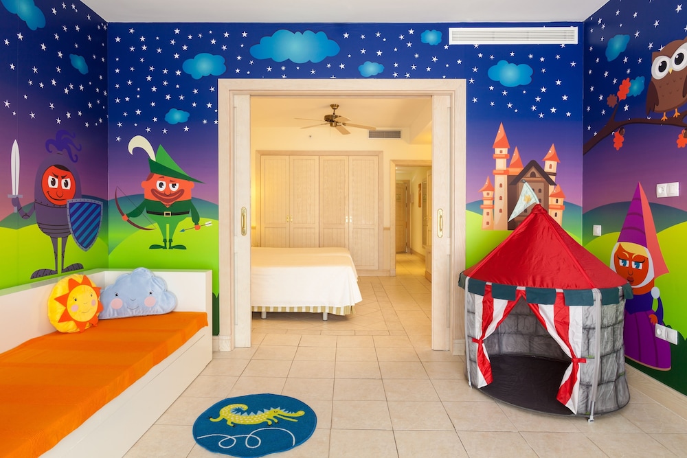 Sala Merlin (2 Adultos y 1 Niño)