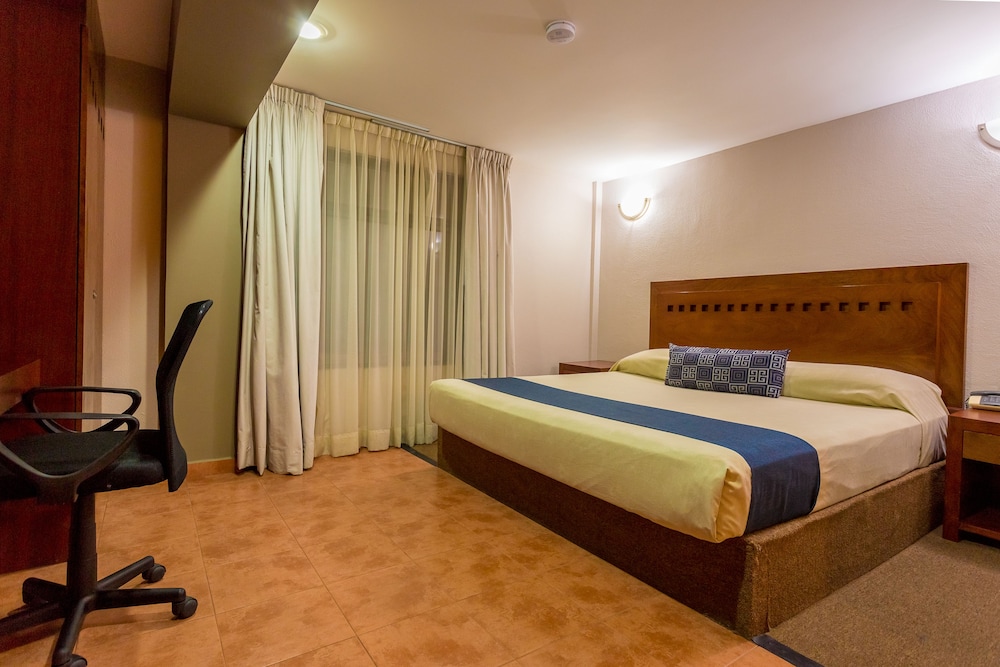 Superior Room, 1 King Bed