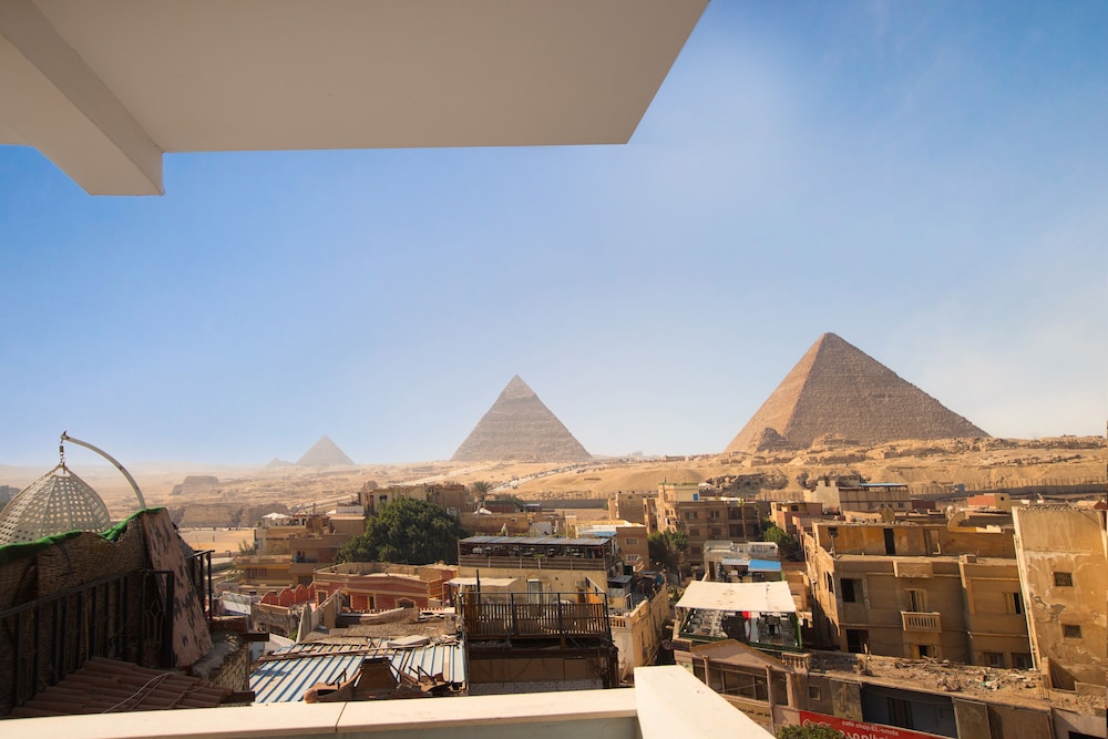 Luxury Suite with Panoramic Pyramids View & Balcony - Photo 12