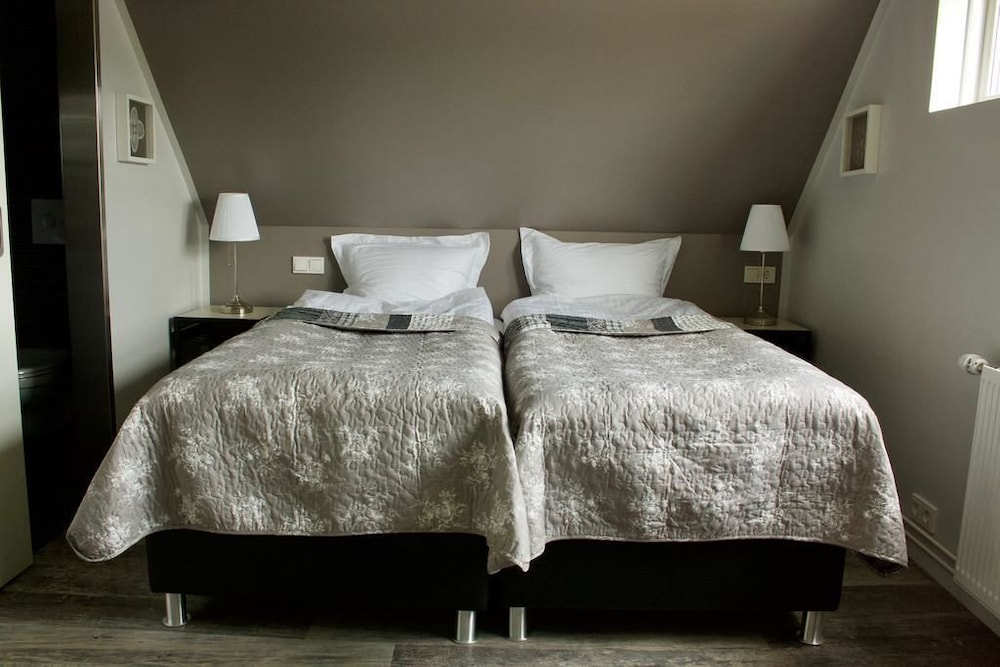 Double or Twin Room, Private Bathroom photo 1