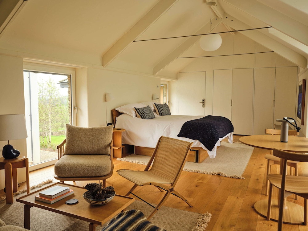 Premium Suite, Hill View