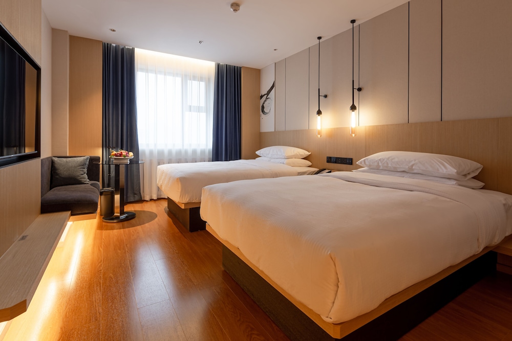 Premium Room, 2 Double Beds photo 3