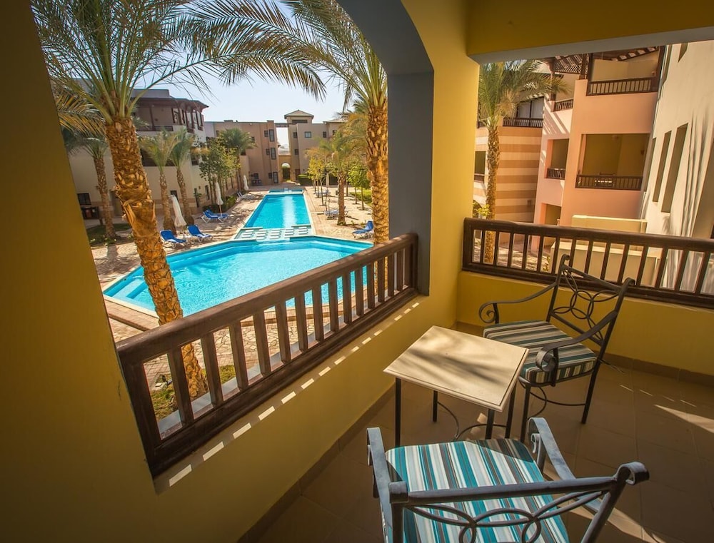 Superior Suite, 3 Bedrooms, Pool View - Photo 9