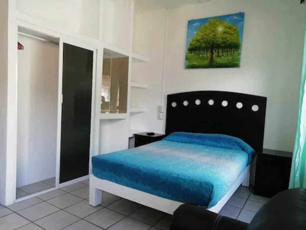 Standard Studio - Photo 1