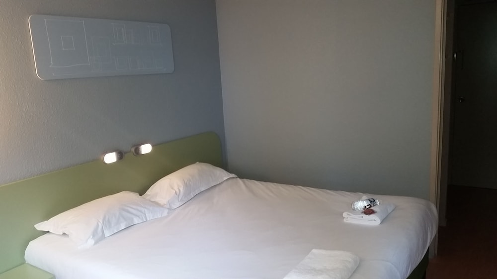 Standard Room, 2 Bedrooms photo 3