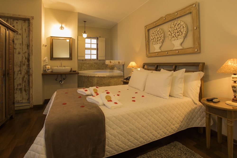 Luxury Suite photo 3