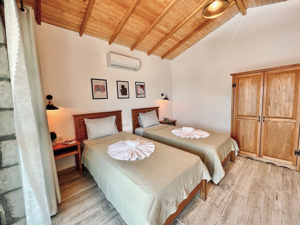 Superior Twin Room - Photo 12