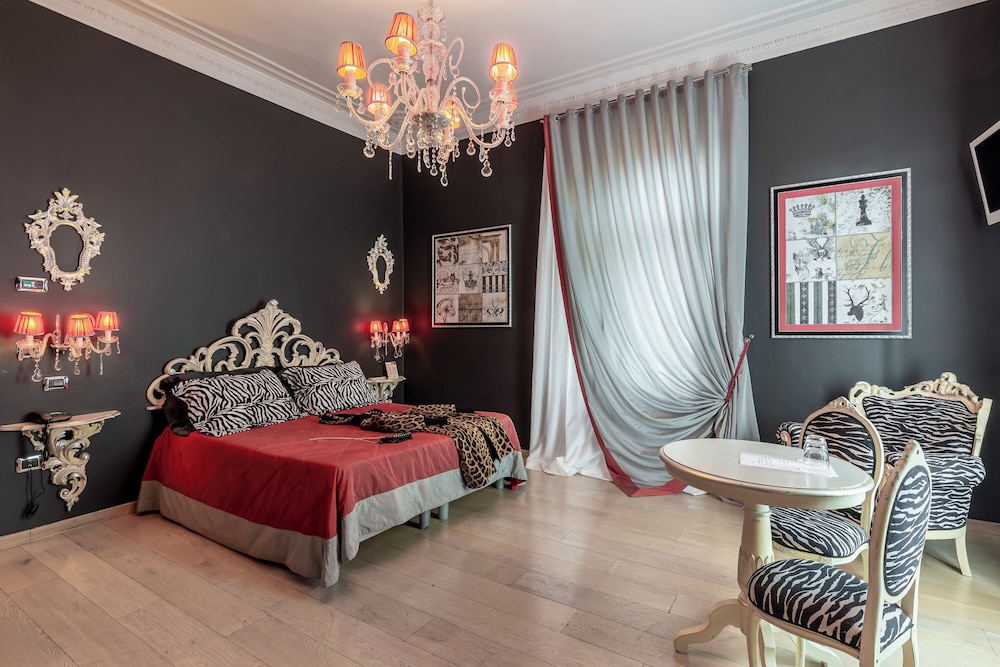 Quadruple Room - Photo 25