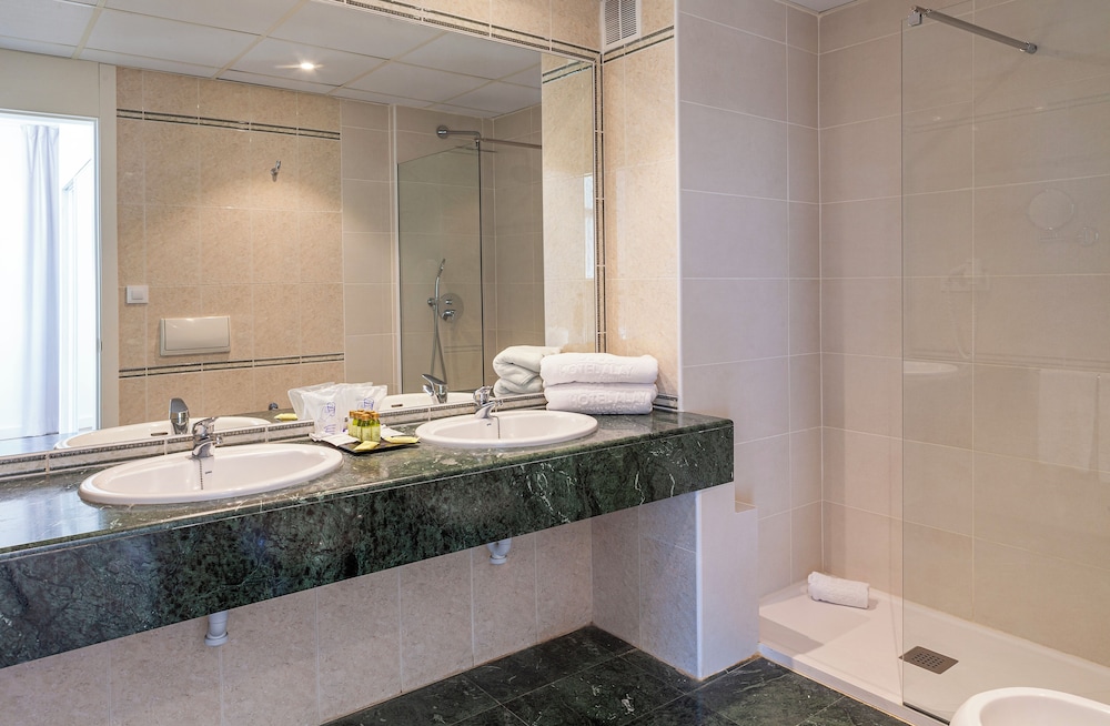 Junior Suite, Terrace, Sea View (3 Adults) - Photo 9