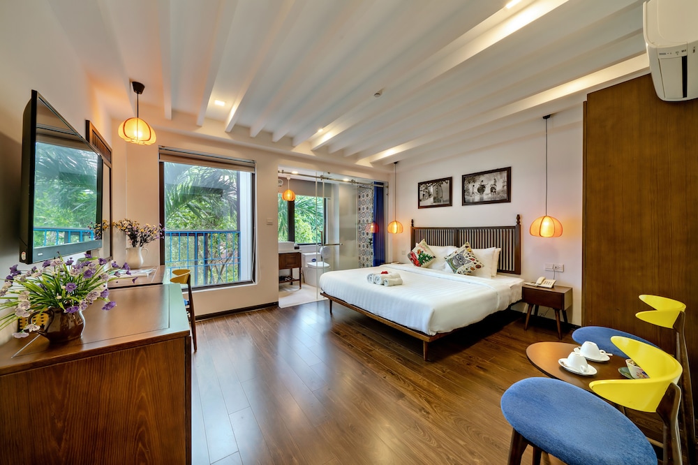 Junior Suite, 1 Queen Bed photo 1