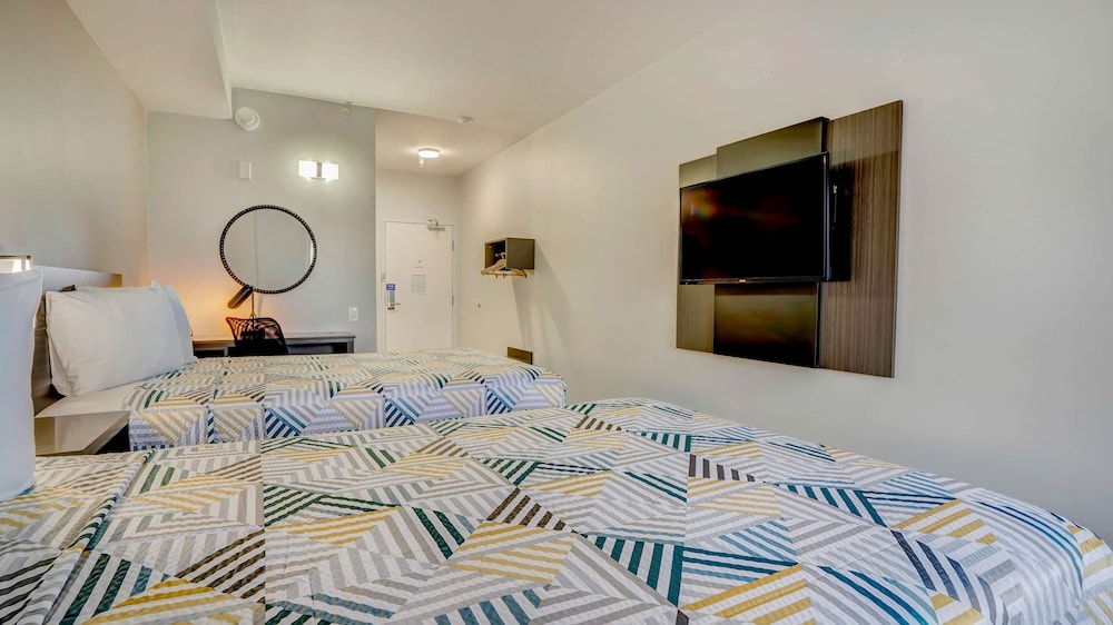 Standard Room, 2 Double Beds, Non Smoking - Photo 7