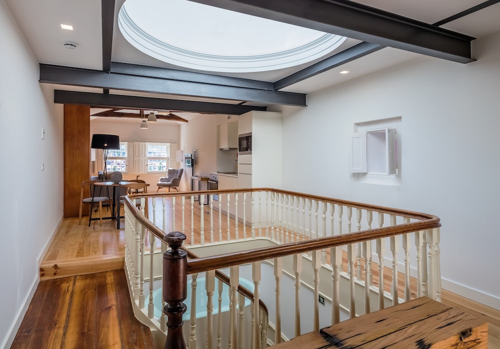 Suite, River View thumbnail 6