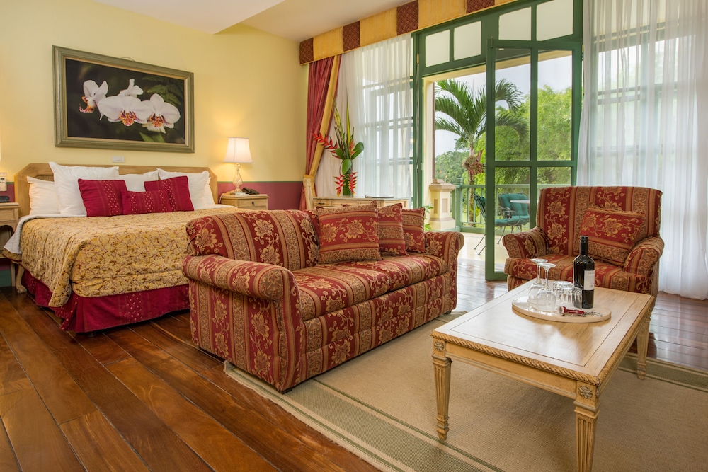 Suite, 1 King Bed photo 1
