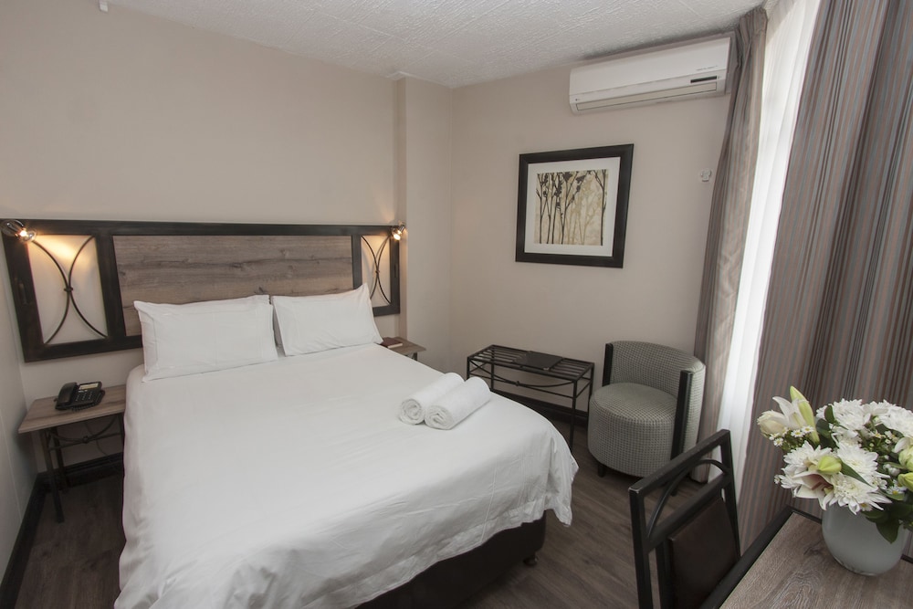 Standard Double Room - Photo 6