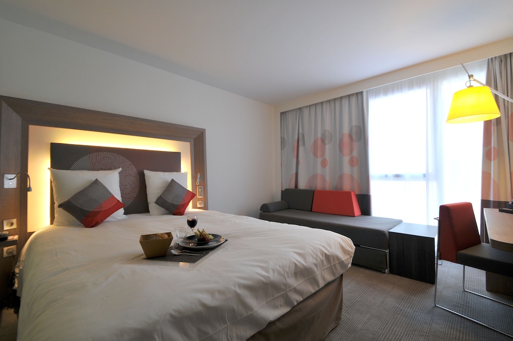 Executive Room, 1 Double Bed with Sofa bed - Photo 2