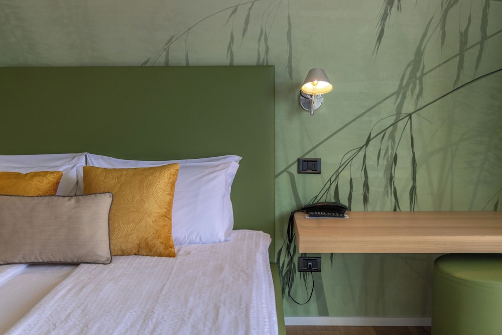 Panoramic Double or Twin Room photo 3