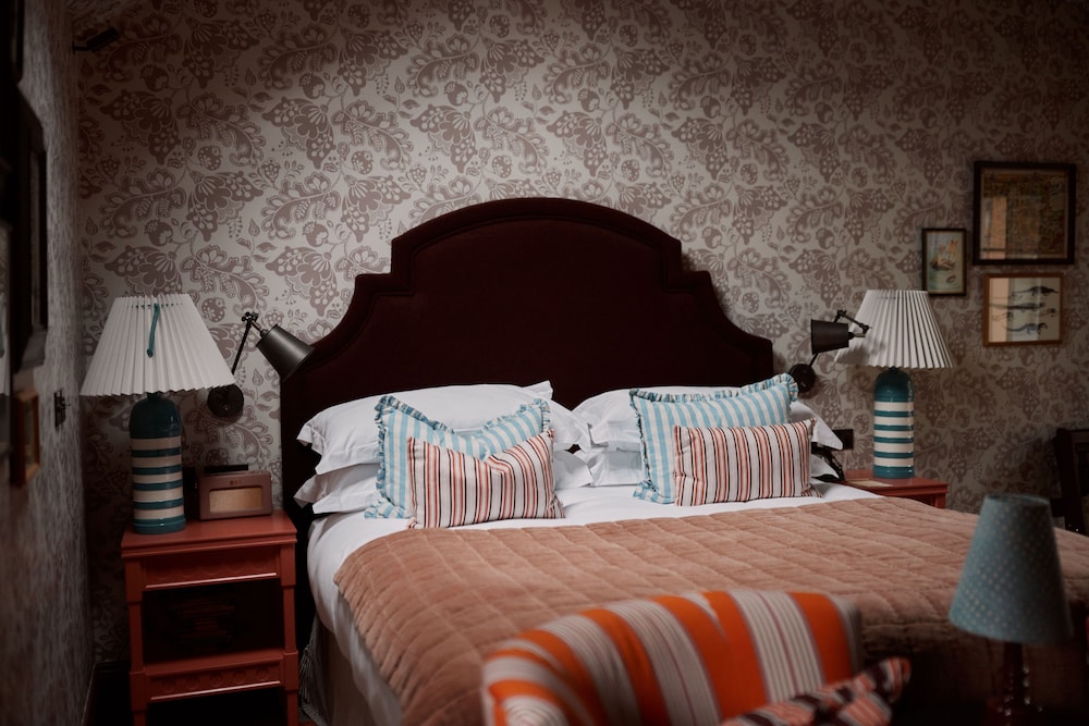 Classic Room (The Village)