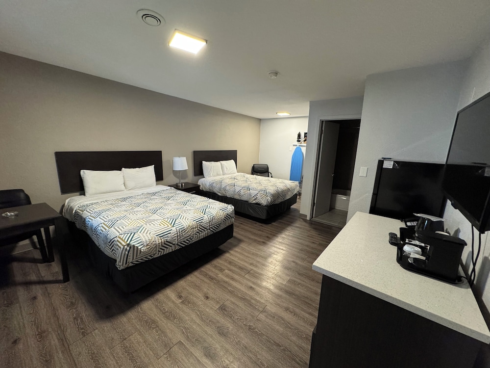 Standard Room, 2 Queen Beds, Smoking