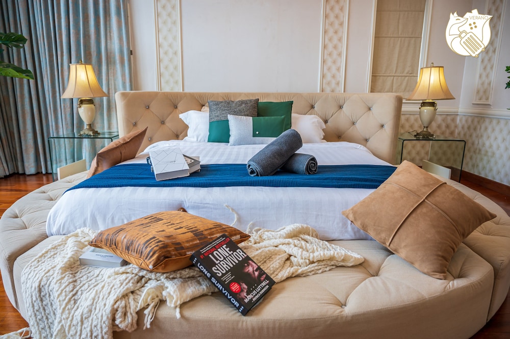 Luxury Villa photo 1