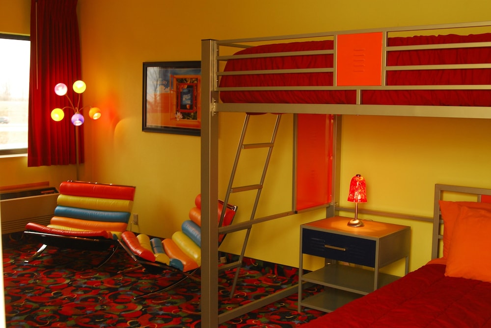 Suite, Multiple Beds, Non Smoking - Photo 3