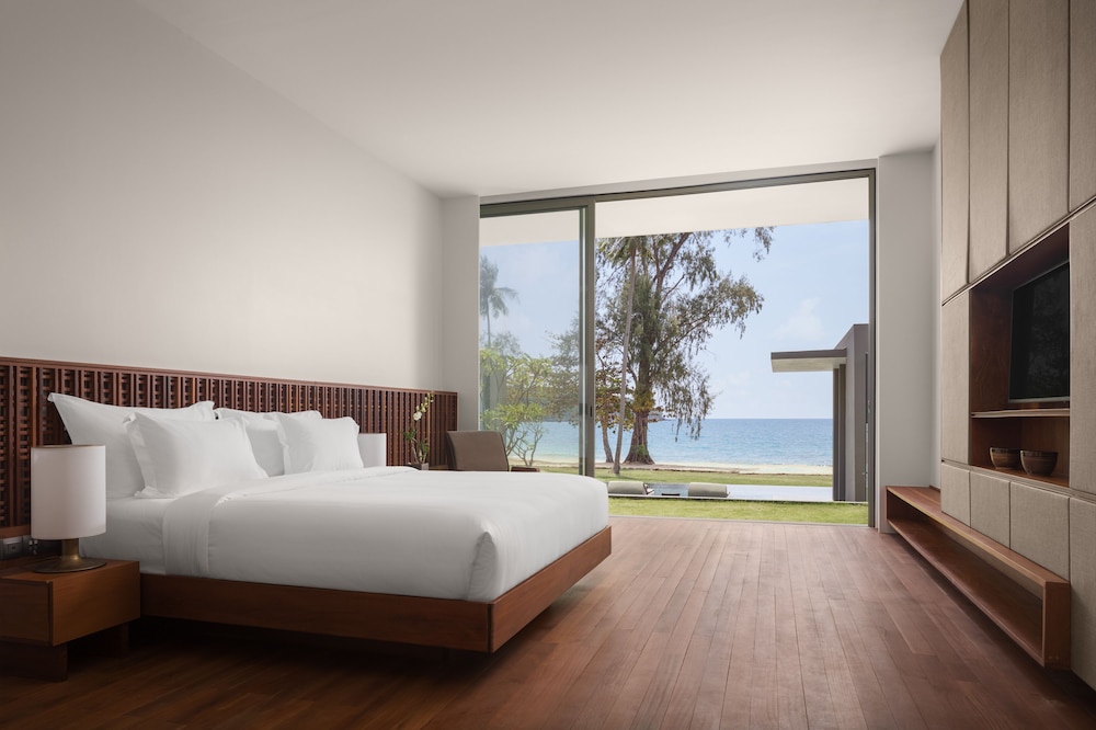 4 br beach pool villa photo 3