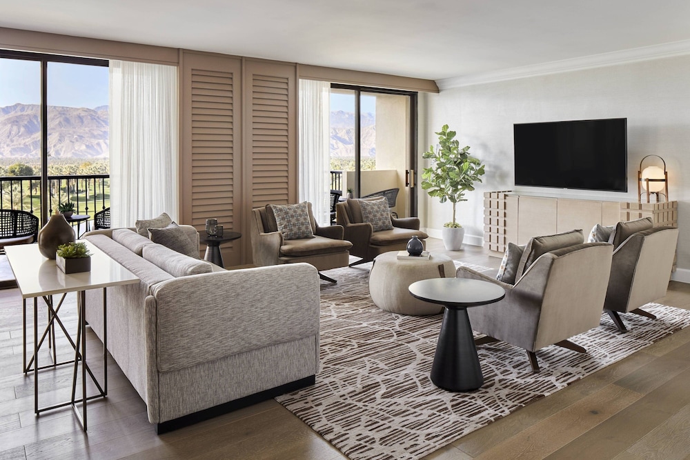 Suite, 1 Bedroom, Pool View - Photo 5