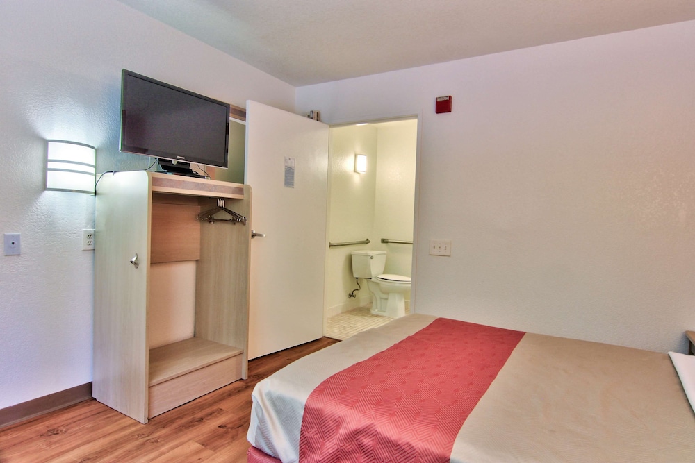 Deluxe Room, 1 Double Bed, Accessible, Non Smoking