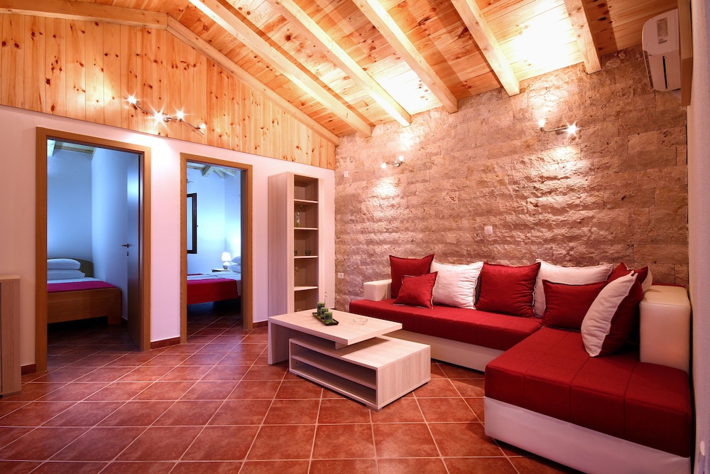 House, 2 Bedrooms, Pool View photo 1