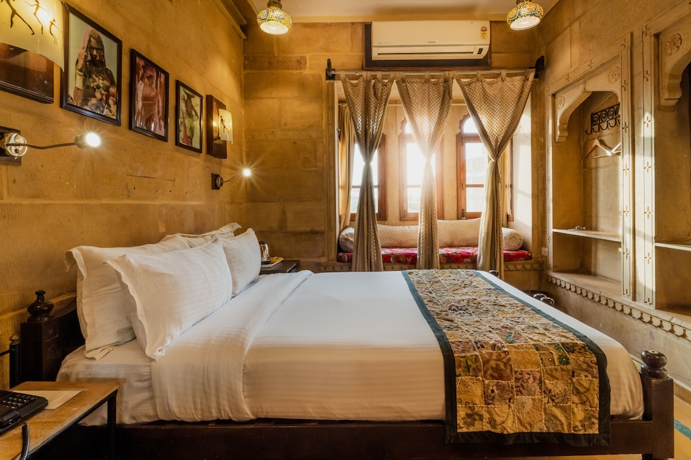 DELUXE ROOMS (ON 1ST AND 2ND FLOOR) photo 2