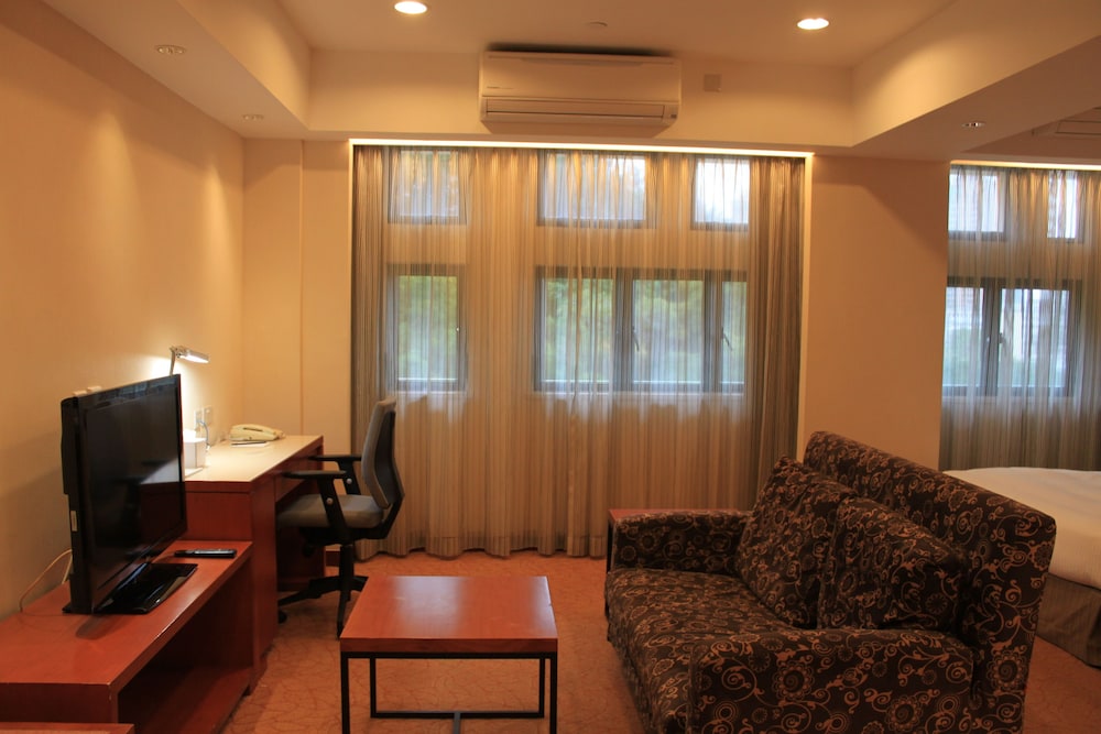 Family Room photo 3