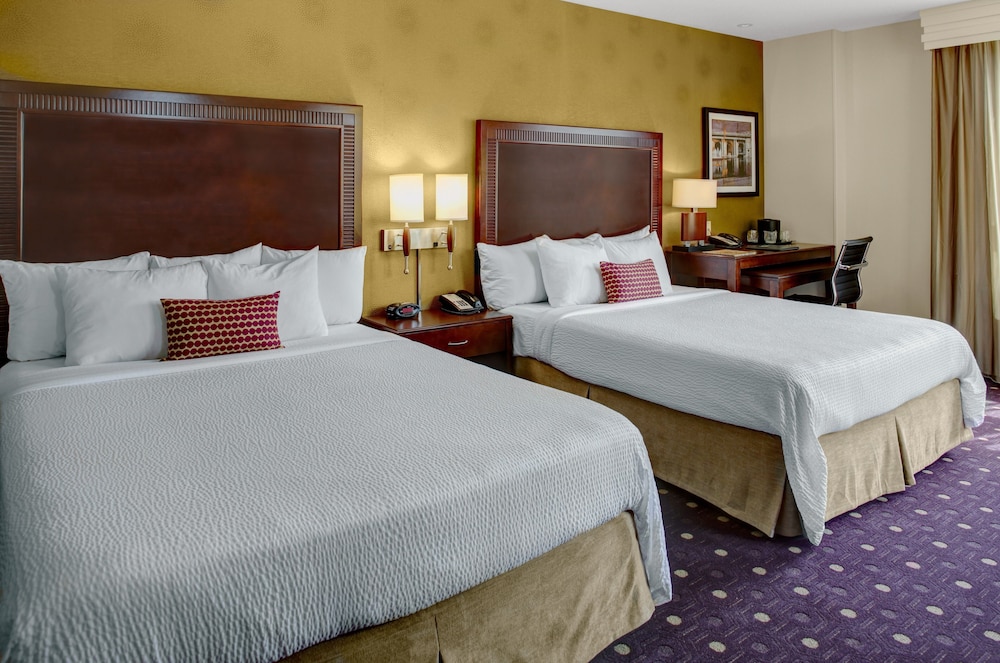 Room, 2 Queen Beds photo 2