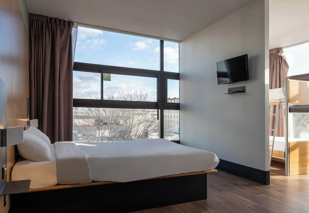 Double Room, Non Smoking - Photo 4
