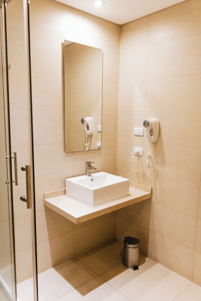 Executive Room - Photo 14