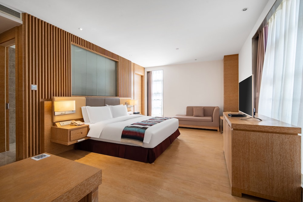 Standard Room, 1 King Bed - Photo 1