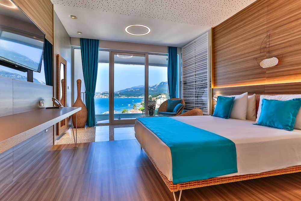 Deluxe Double or Twin Room, Sea View