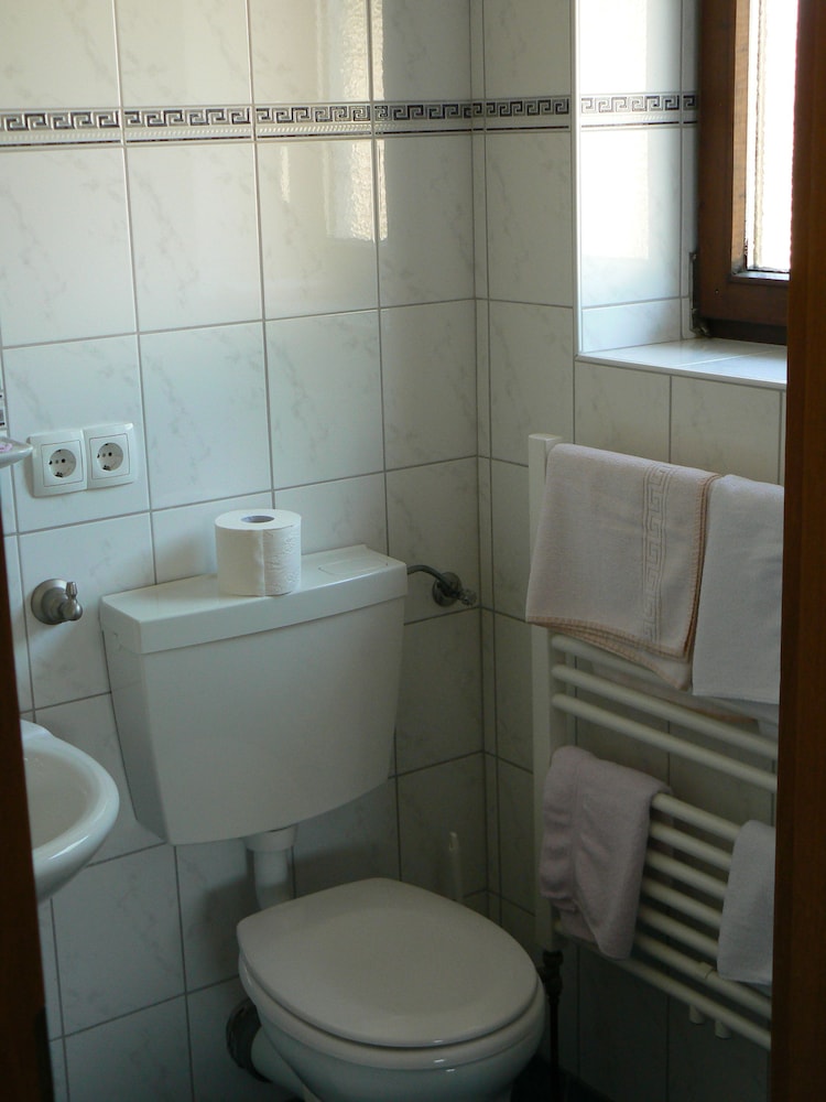 Standard Double Room, Non Smoking, Balcony (B) photo 3