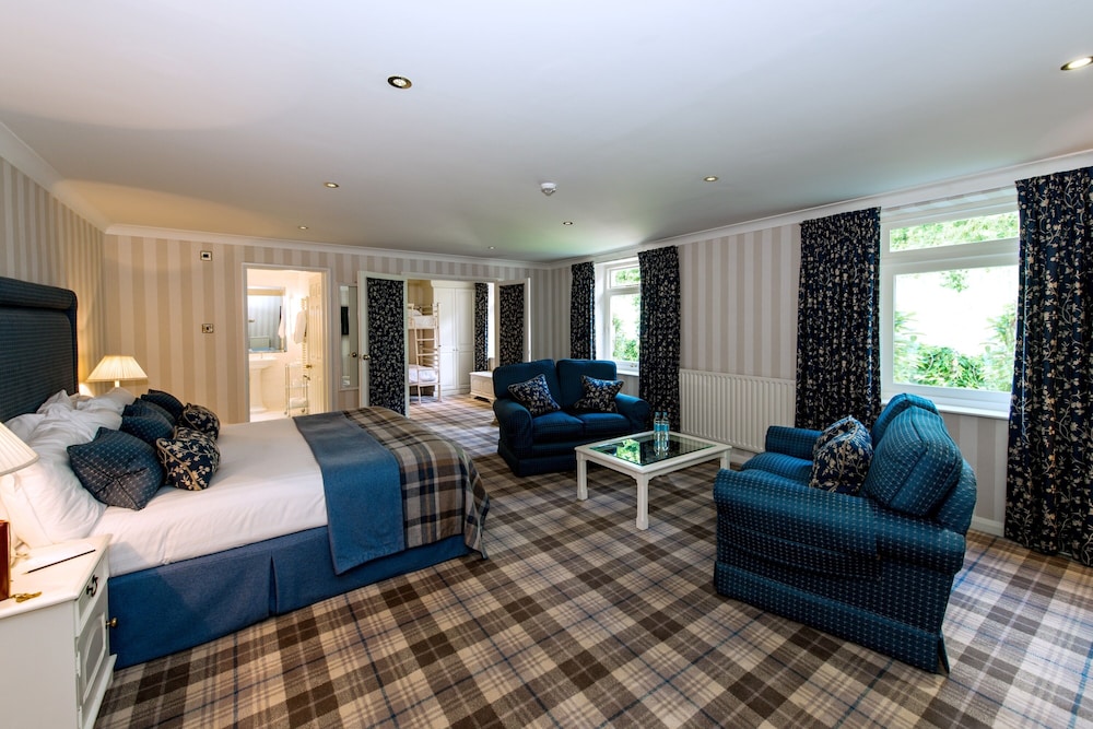 Courtyard Family Room photo 1