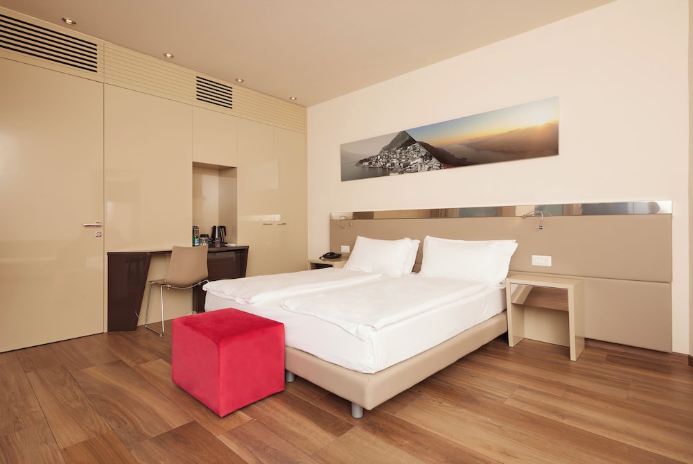 Junior Studio Suite