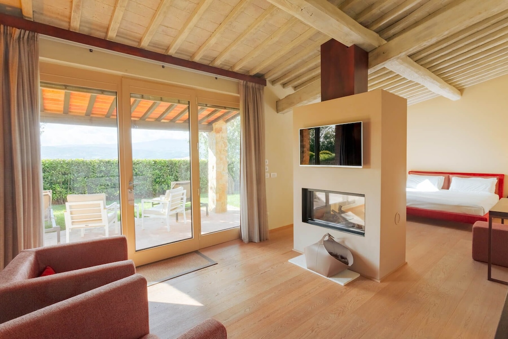 Comfort Suite photo 1